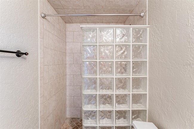 Building Photo - 16017 Woodpine Dr