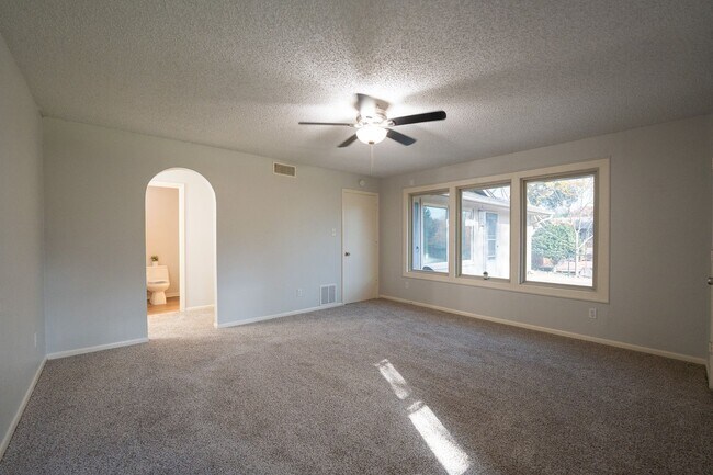 Building Photo - Charming 3-Bedroom Rental Near Lake Ray Hubbard.