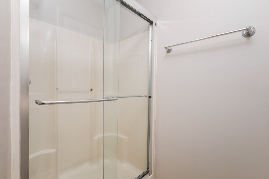 Building Photo - 305 Occidental Dr