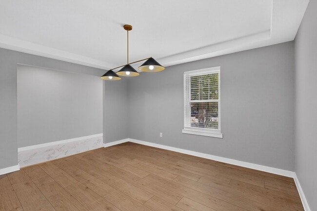 Building Photo - 30 Crestwood Dr