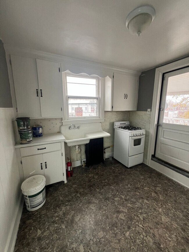 Building Photo - 156 S Richland Ave