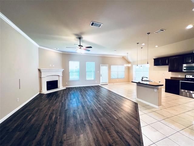 Building Photo - 217 Creekwood Dr