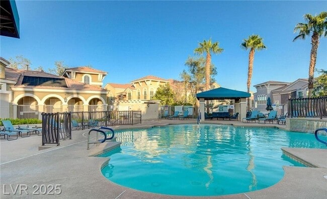 Building Photo - SOUTHWEST GATED 2-BED, 2-BATH FIRST-FLOOR ...