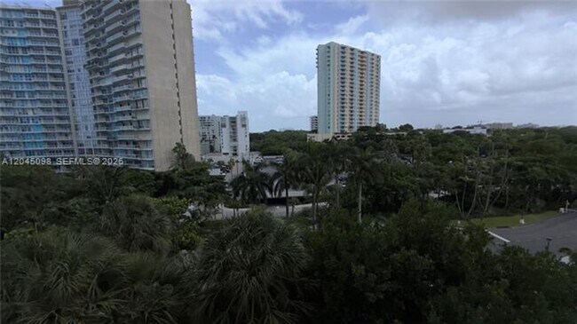 Building Photo - 2333 Brickell Ave