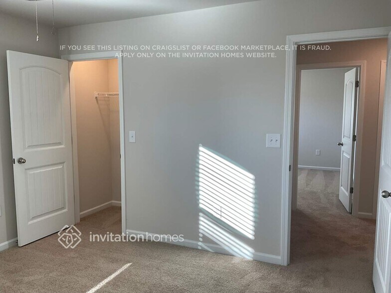 Building Photo - 217 White Flds Ave