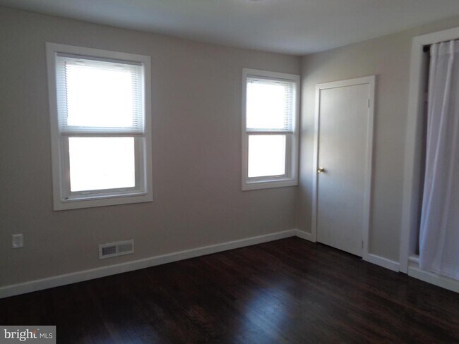 Building Photo - 7150 Eastbrook Ave