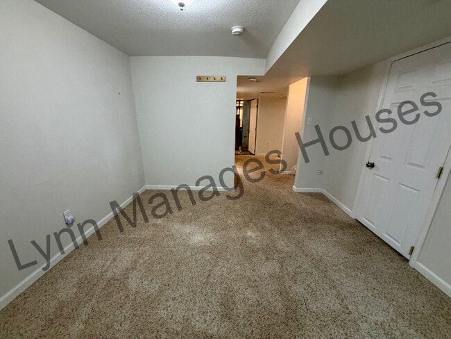 Building Photo - Single Family Home - Ready Now!