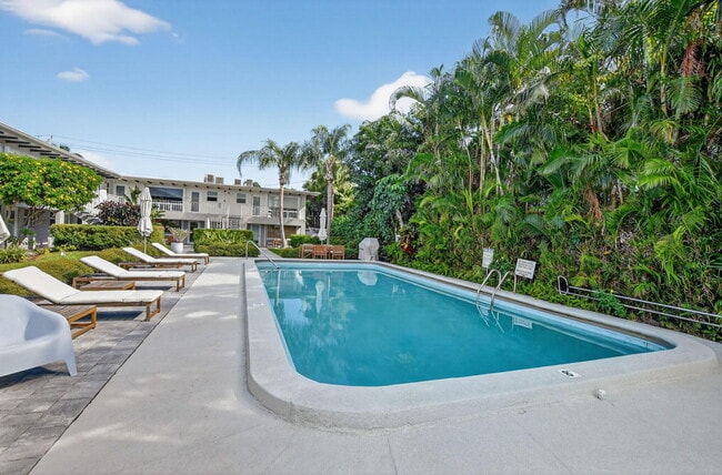 Building Photo - 414 Seasage Dr