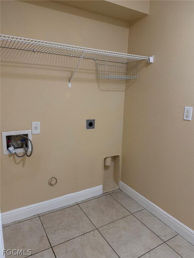 Building Photo - 2553 NW 21st Ave