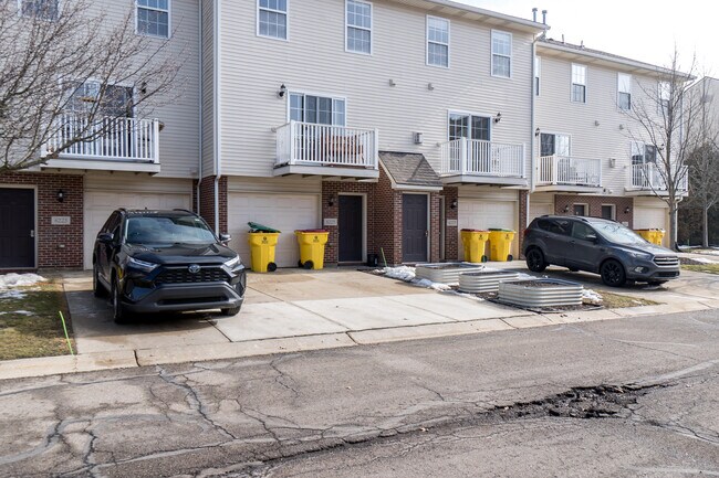 Building Photo - 6225 Brant Ln