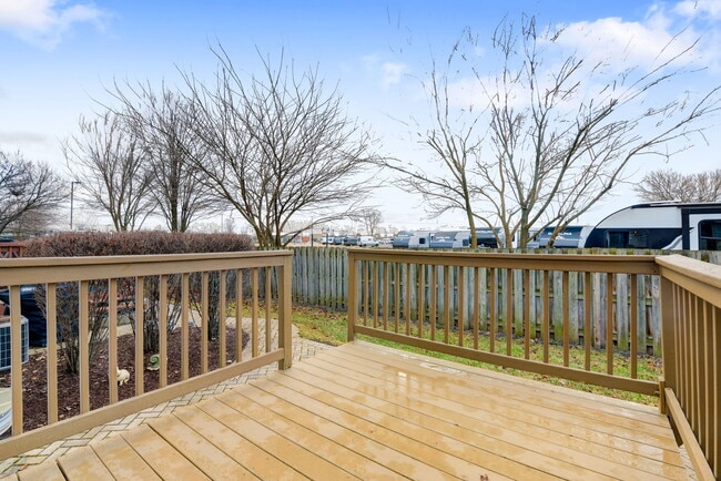 Building Photo - 3252 Cool Springs Ct