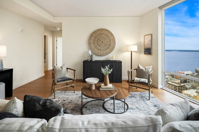 Building Photo - 121 Stewart St