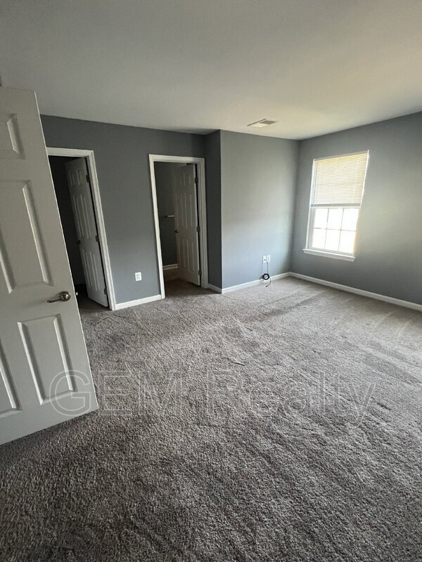 Building Photo - 7120 Azalea Dr