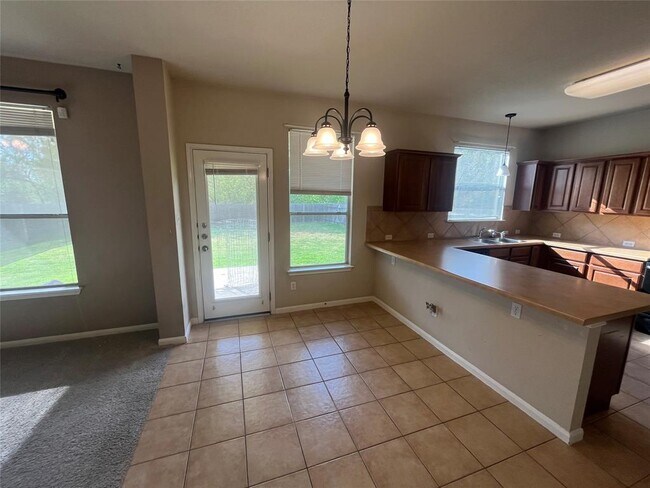 Building Photo - 221 Gainer Dr