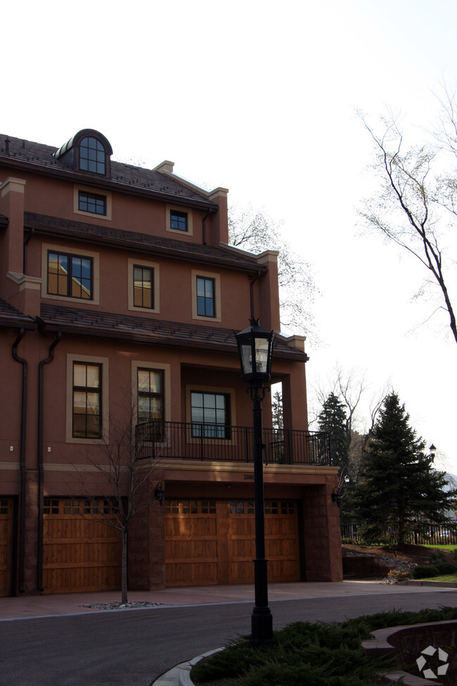 Building Photo - Residences At The Broadmoor