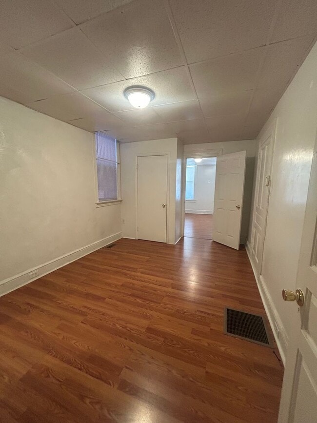 Building Photo - 727 Linden Ave