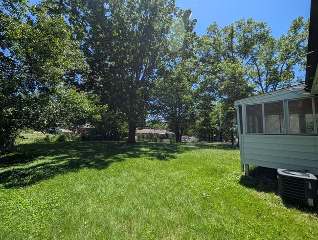 Building Photo - Bellefontaine Bliss