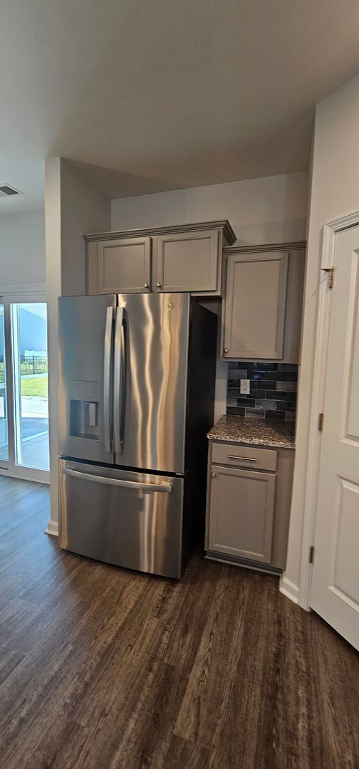 Building Photo - Glenmoor 3BR/2BA – Minutes from Downtown C...