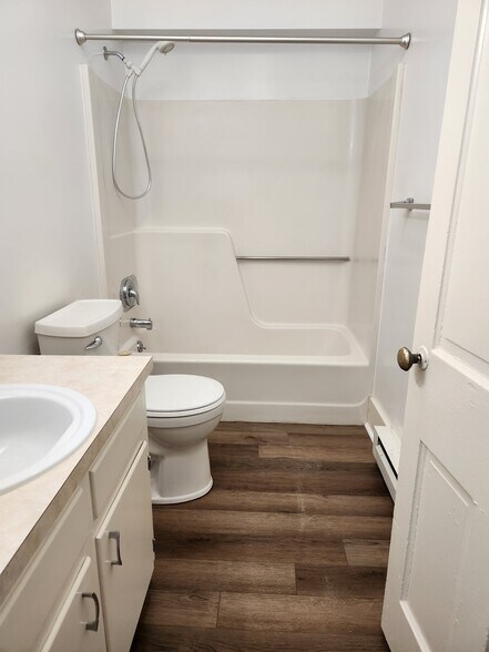 Building Photo - 125 Peyton St