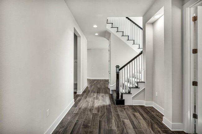 Building Photo - 12909 Mitica Dr