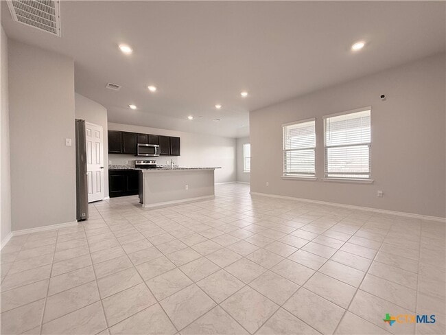 Building Photo - 5700 Great Divide Rd