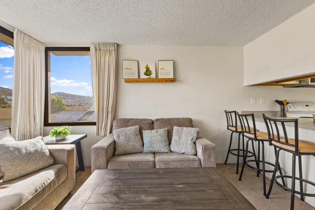 Building Photo - 909 Coolidge St