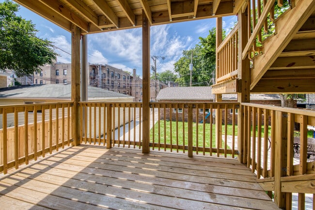 Building Photo - 4624 N Ashland Ave