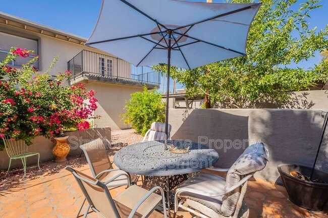 Building Photo - 4114 E Calle Redonda