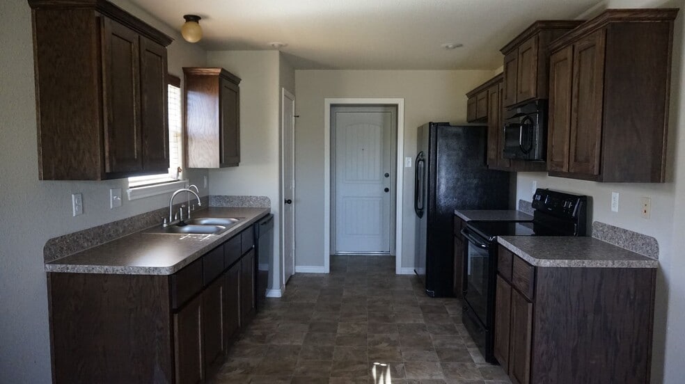 Building Photo - 6500 Castle Gap Dr