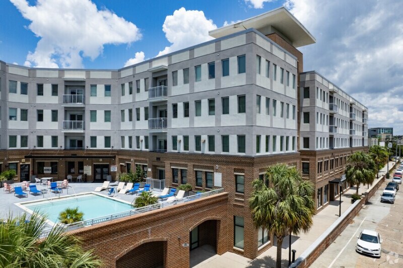 Building Photo - 540 Selma St
