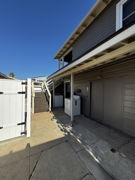 Stairs to unit & laundry - 3609 29th St