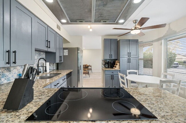 Building Photo - 14410 North 42nd Pl