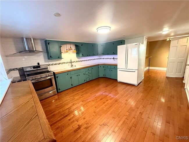 Building Photo - 222-220 E Seneca Turnpike