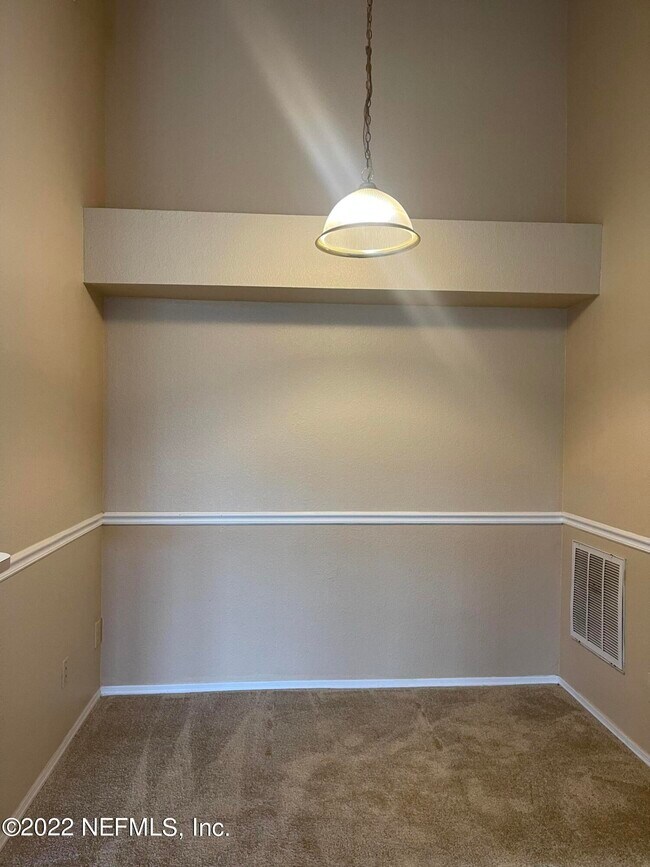 Building Photo - 13810 Sutton Park Dr N
