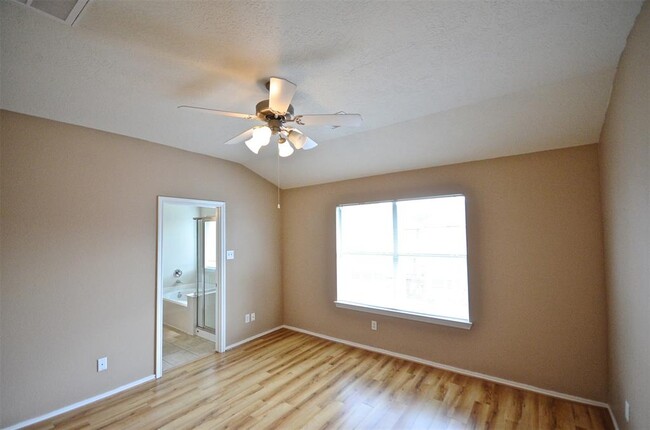 Building Photo - 5614 Redgrove Ln