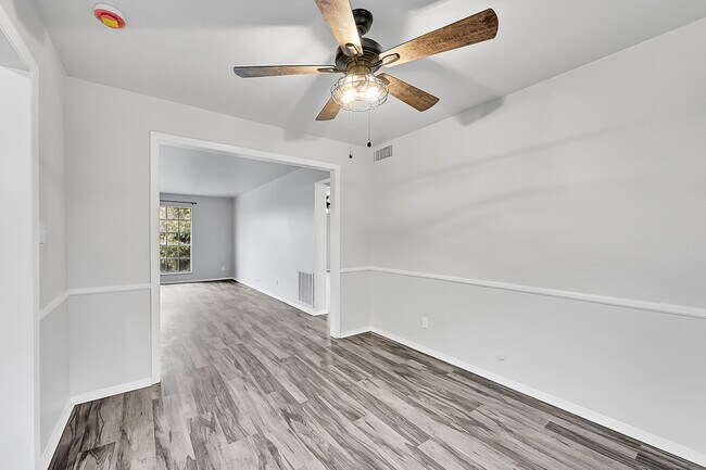 Building Photo - 2902 Airport Rd