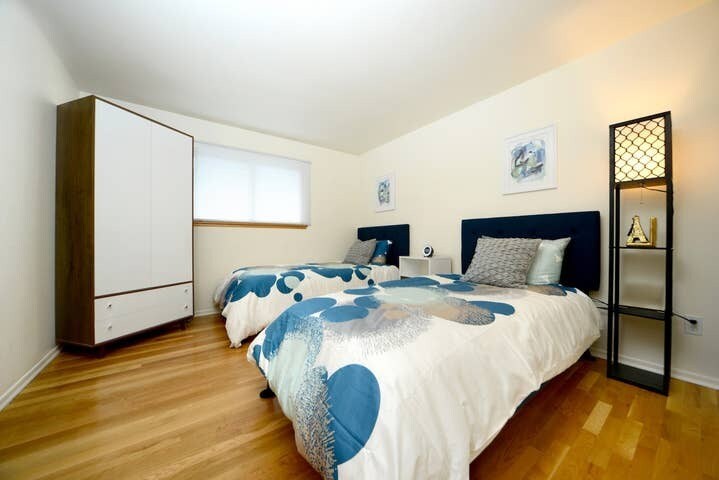 Building Photo - 4680 Talbot Dr