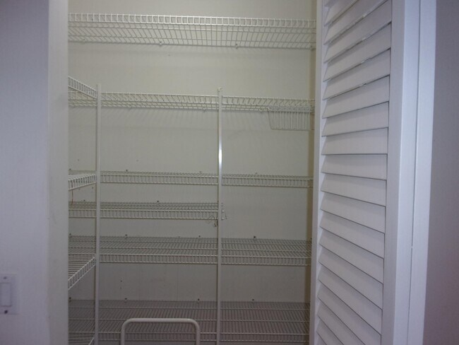Building Photo - 512 Boxwood Pl