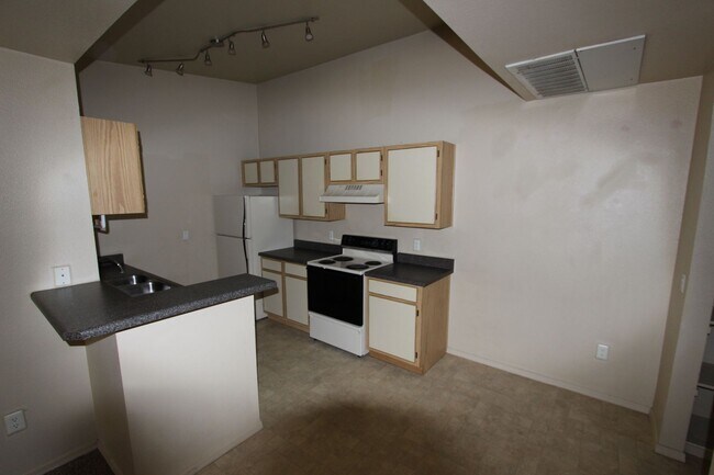 Building Photo - *LEASE PENDING* Arbors Studio for Rent