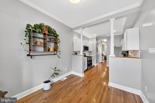 Building Photo - 7 E Fort Ave