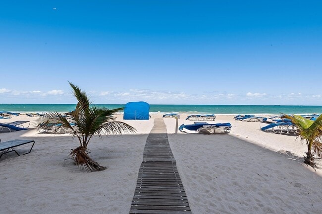 Building Photo - 3700 Galt Ocean Dr