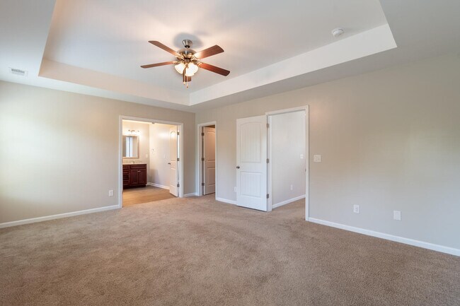 Building Photo - 3733 Moseley Dr