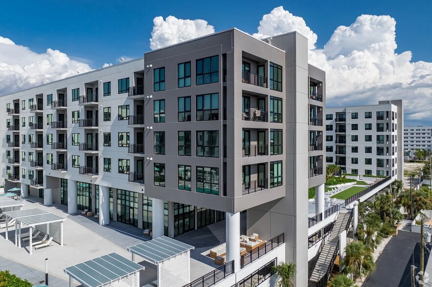 Building Photo - 4341 34th St S