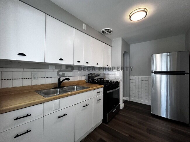 Building Photo - 6108 Eaton Dr