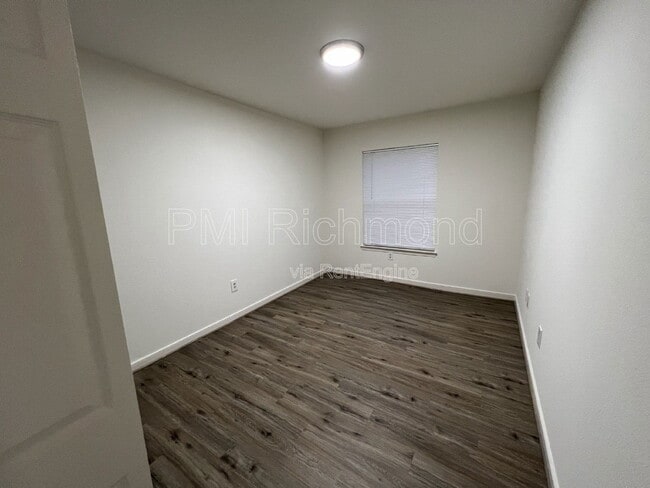 Building Photo - 3530 E Richmond Rd