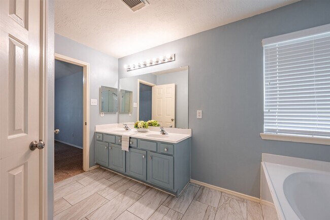 Building Photo - 20319 Sable Acre Ct
