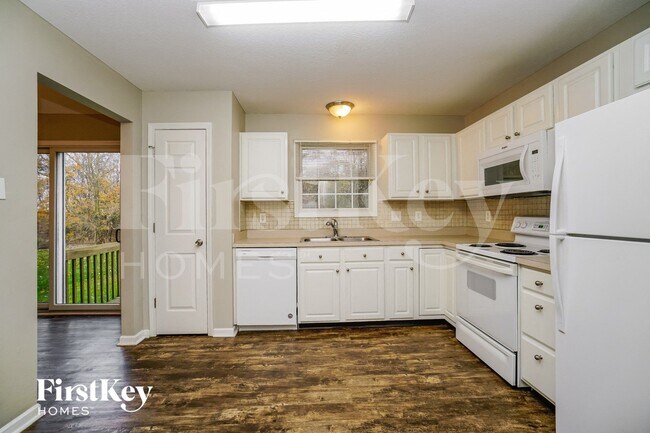 Building Photo - 2673 Cross Creek Ave