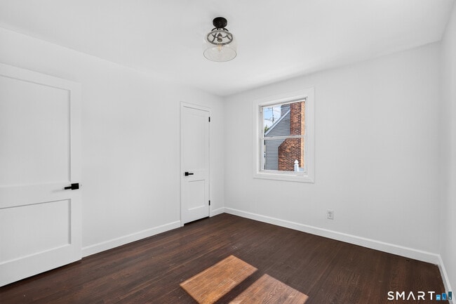 Building Photo - 11 Stratfield Pl