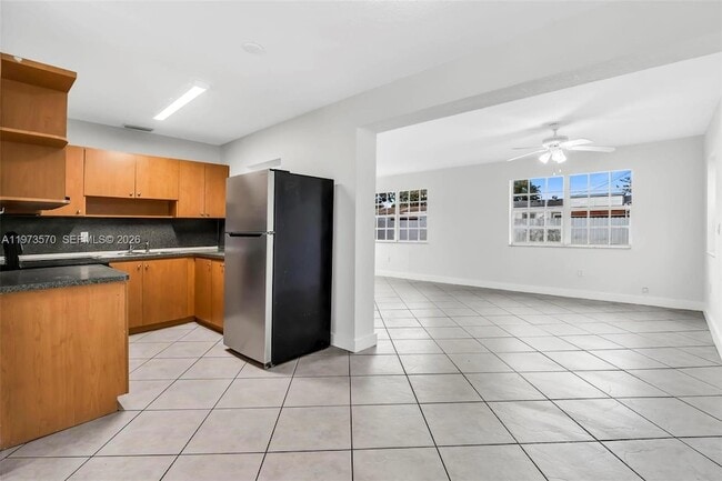 Building Photo - 1130 N 70th Ave