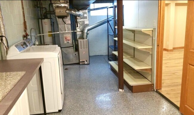 Building Photo - 1409 Gardenia Ave